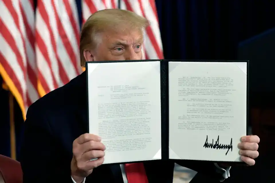 Trump ký hơn 200 sắc lệnh trong ngày đầu nhậm chức